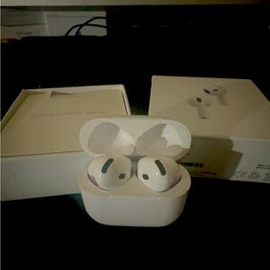 AirPod 4s new with ANC